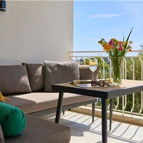 3 Bedroom Apartment with 2 Balconies near Dubrovnik Old Town, Sleeps 5-6